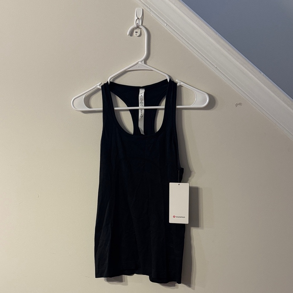 lululemon athletica swiftly tech racerback in black size 6